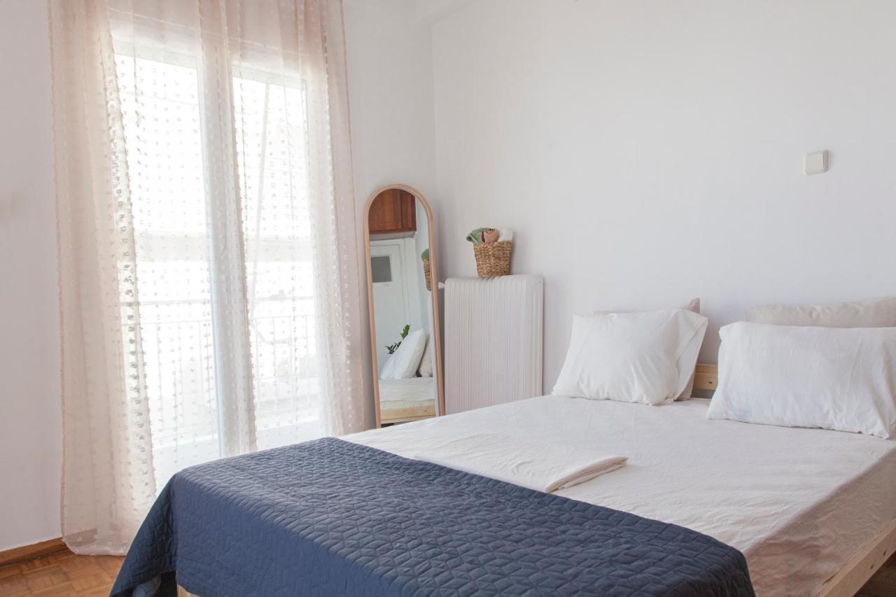 Marina Zeas Apartment Пірей Екстер'єр фото