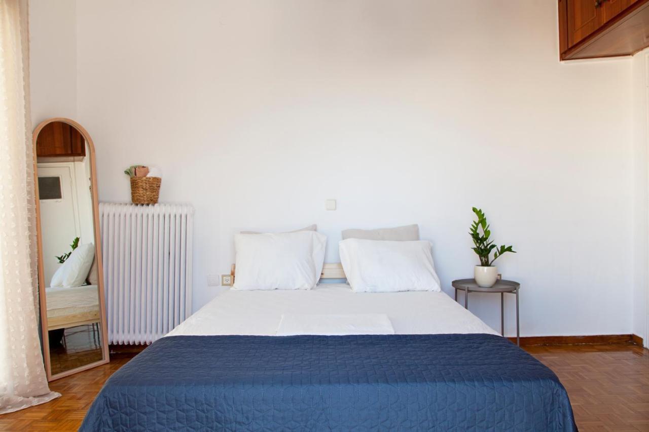 Marina Zeas Apartment Пірей Екстер'єр фото